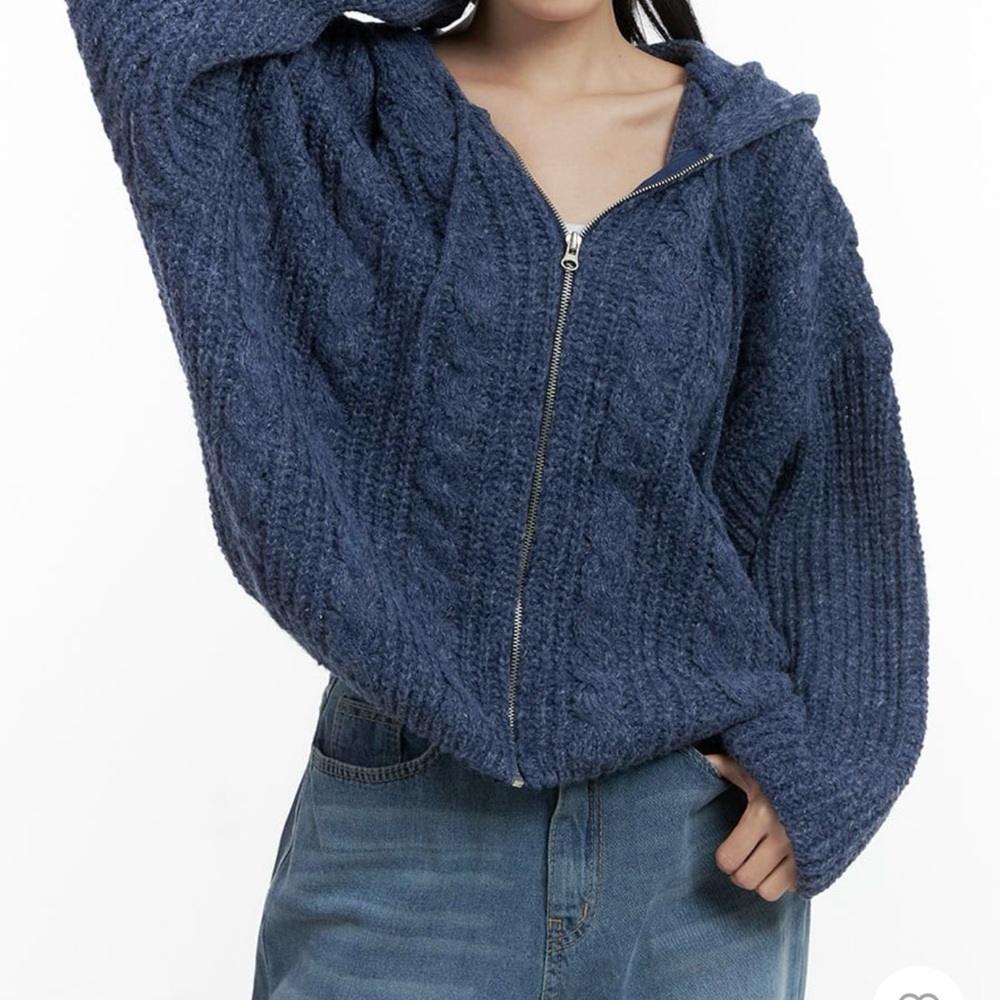 Oversized Cable knit hooded sweater!